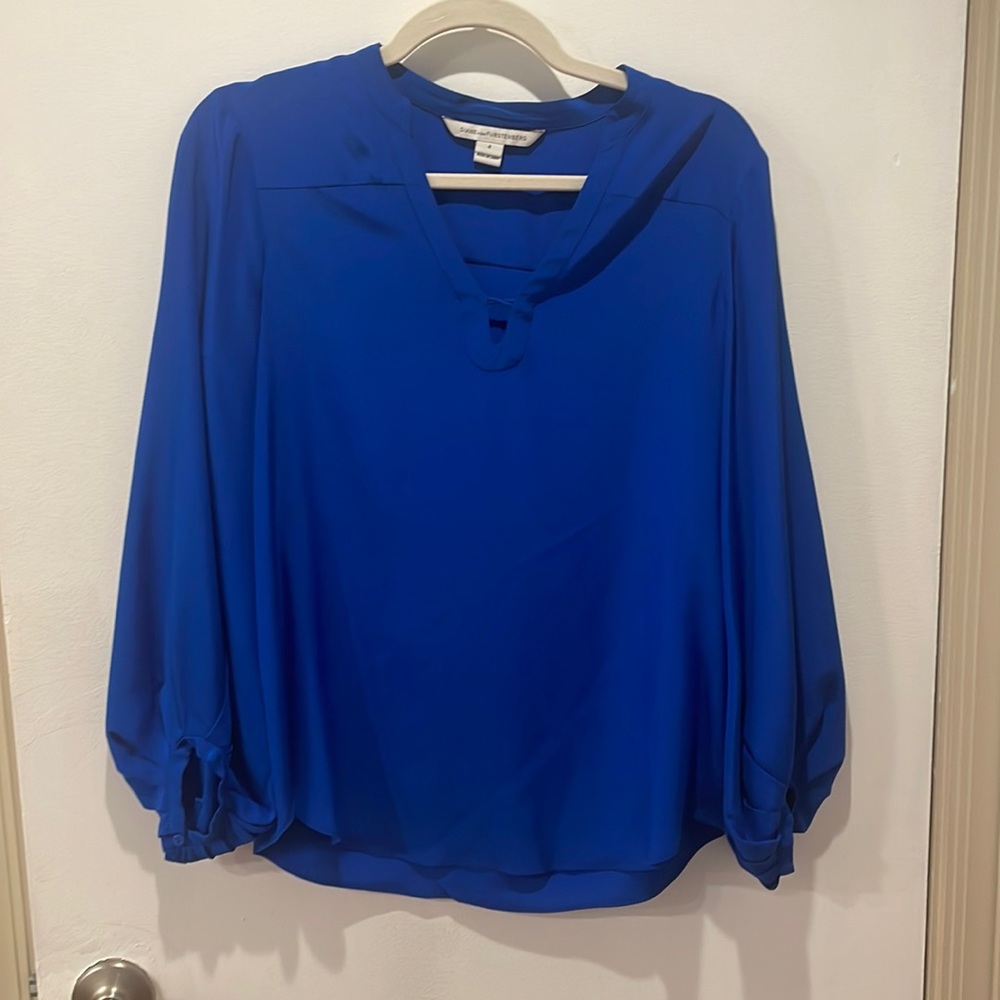 DVF gorgeous Royal blue silk blouse